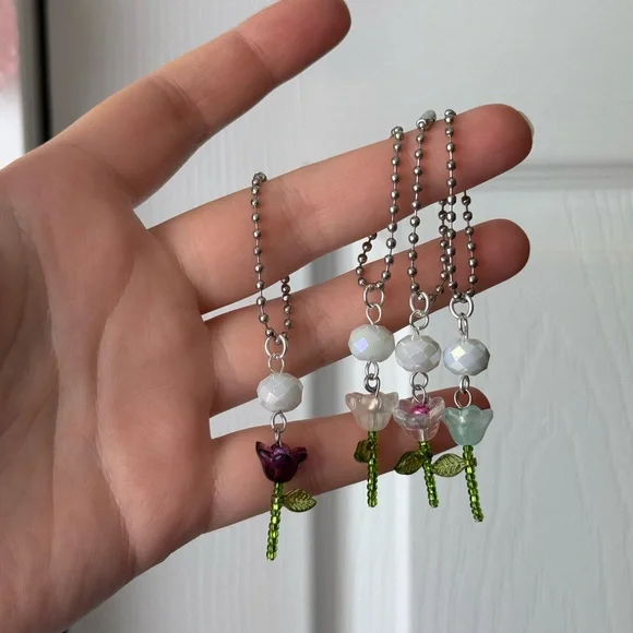 Beaded Flower Keychain - Picture 7 of 8